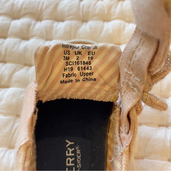Pink sperrys with gold flecks for toddler girl. Play condition. - Picture 5 of 5